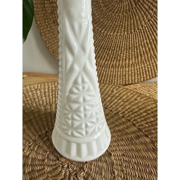 VINTAGE Milk Glass 9" tall Bud Vase Diamond Textured Embossed Vase, Mid-Century - Picture 2 of 7